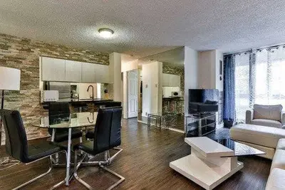 49 Mccaul St Street 361, Toronto C01, ON M5T 2W7