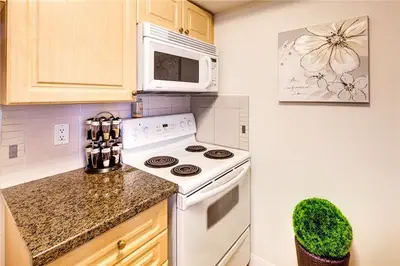 4968 Yonge Street 3312, Toronto C07, On M2n 7g9
