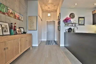 25 Stafford Street Th3, Toronto C01, ON M5V 0G3