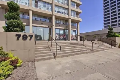 797 Don Mills Road 207, Toronto C11, ON M3C 1V1