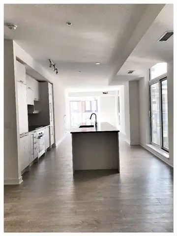 30 Nelson Street E 525, Toronto C01, ON M5V 0H5