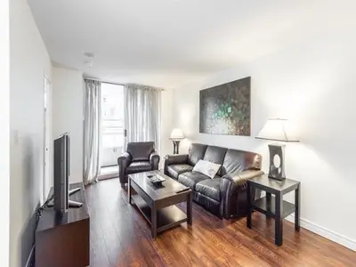 43 Eglinton Avenue E 705, Toronto C10, ON M4P 1A2