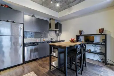 650 King Street W 612, Toronto C01, ON M5V 1M7