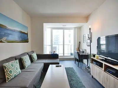200 Sackville Street 615, Toronto C08, ON M5A 0B9