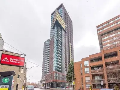 32 Davenport Road 608, Toronto C02, ON M5R 1H3