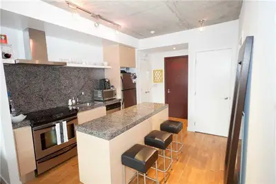 75 Portland Street 513, Toronto C01, ON M5V 2M9