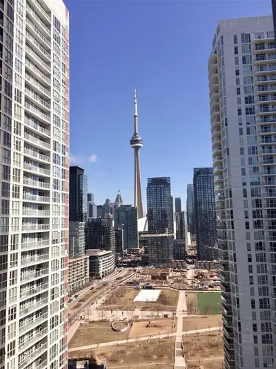 70 Queens Wharf Road 2711, Toronto C01, ON M5V 0J2
