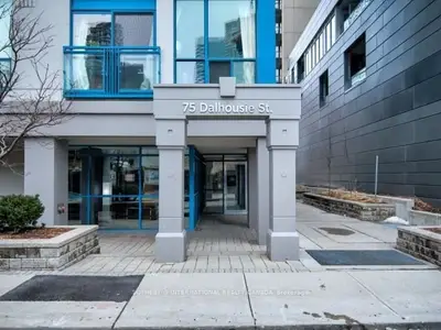 75 Dalhousie Street 813, Toronto C08, ON M5B 2R9