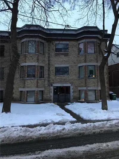 425 Crawford Street 2, Toronto C01, ON M6G 3J7