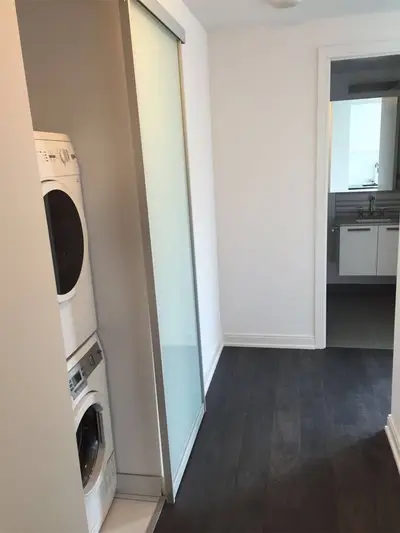 42 Charles Street E 404, Toronto C08, ON M4Y 1T4