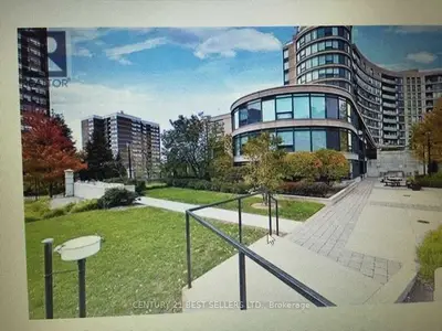 18 Valley Woods Road 816, Toronto C13, ON M3A 0A1