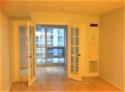 763 Bay Street 2107, Toronto C01, ON M5G 2R3
