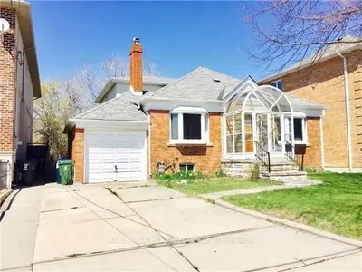 42 Mcgillivray Avenue, Toronto C04, ON M5M 2Y1