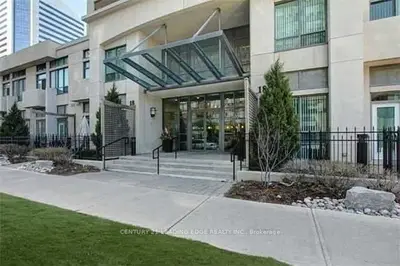 23 Hollywood Avenue 3206, Toronto C14, ON M2N 7I8