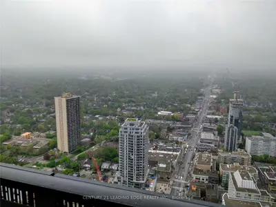8 Eglinton Avenue E 4706, Toronto C03, ON M4P 1A6