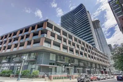 20 Bruyeres Mews 1111, Toronto C01, On M5v 0g8