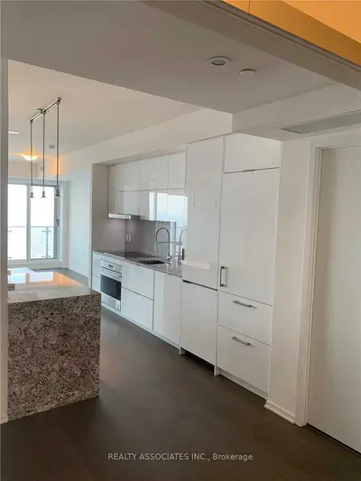 1 Bloor Street E 7005, Toronto C08, ON M4W 0A8