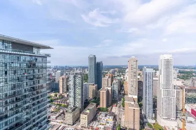 42 Charles Street E 4503, Toronto C08, On M4y 1t5
