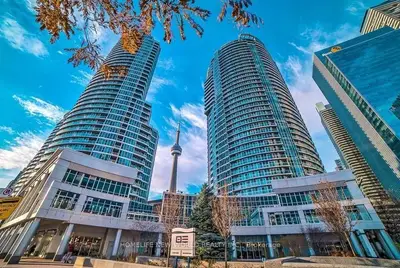 8 York Street Lph02, Toronto C01, ON M5J 1R2