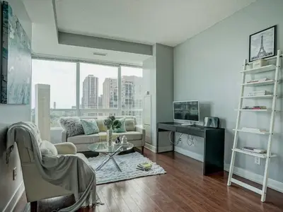 120 Homewood Avenue 907, Toronto C08, ON M4Y 2J3