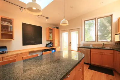 222 Hillsdale Avenue Upper, Toronto C10, ON M4S 1T6