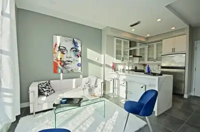 901 Queen Street W 424, Toronto C01, ON M6J 1G5