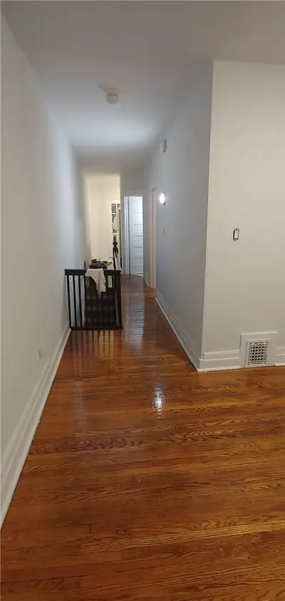 84 Barton Avenue 2nd Flr, Toronto C02, ON M6G 1P6