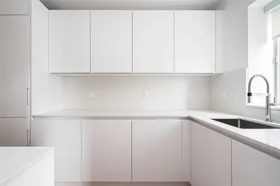 110 Wellesley Street E 404, Toronto C08, ON M4Y 1J1