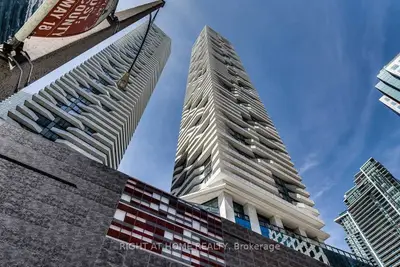 88 Harbour Street 6006, Toronto C01, ON M5J 0C3