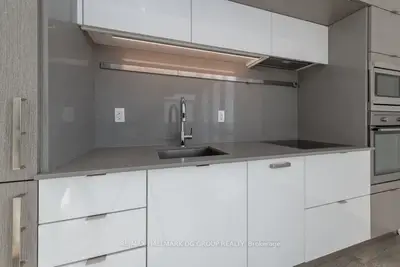 10 York Street 4505, Toronto C01, ON M5J 0E1