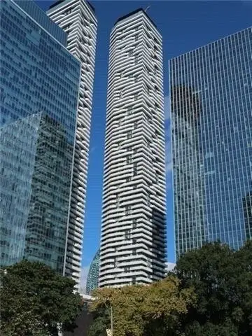 88 Harbour Street 6804, Toronto C01, ON M5J 1B7