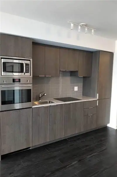 11 Wellesley Street 2501, Toronto C01, ON M4Y 1E8