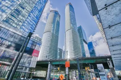 14 York Street 3111, Toronto C01, ON M5J 2Z2