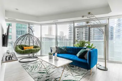 12 York Street 1107, Toronto C01, ON M5J 0A9