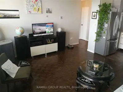 40 Homewood Avenue 906, Toronto C08, ON M4Y 2K2