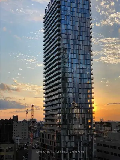 295 Adelaide Street W 1711, Toronto C01, ON M5V 1P7