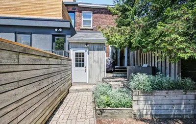 65 Dupont Street, Toronto C02, ON M5R 1V3
