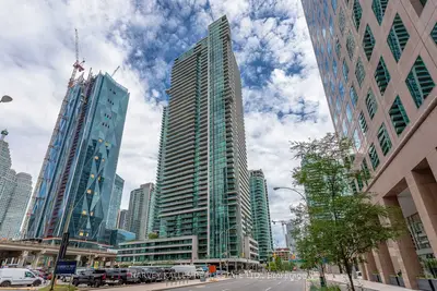 33 Bay Street 211, Toronto C01, ON M5J 2Z3