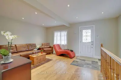 530 Westmount Avenue, Toronto C03, ON M6E 3N7
