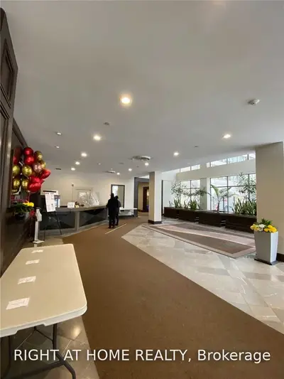 30 Greenfield Avenue Ph01, Toronto C14, ON M2N 6N3