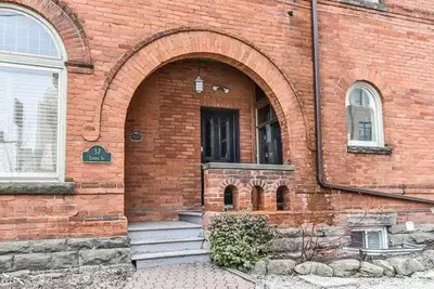 37 Linden Street 1, Toronto C08, ON M4Y 1V5