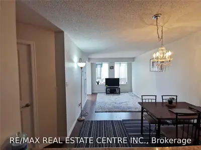 900 Mount Pleasant Road 318, Toronto C10, ON M4P 3J9