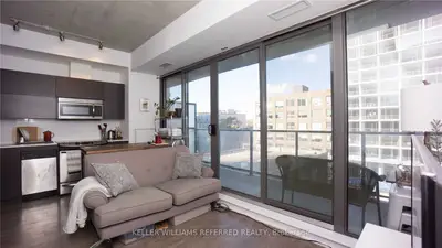 32 Camden Street 608, Toronto C01, On M5v 1v1