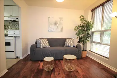 80 Charles Street E 102, Toronto C08, ON M4Y 2W7