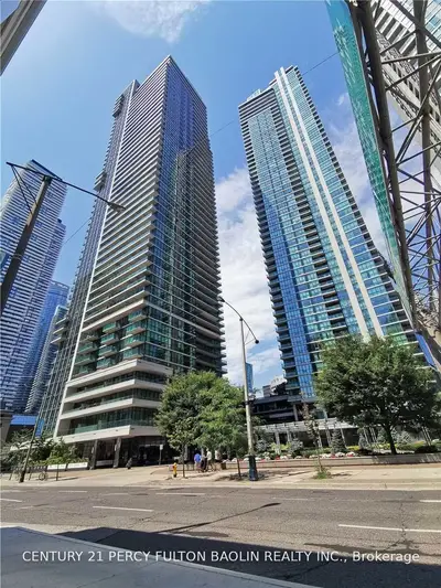 33 Bay Street 218, Toronto C01, ON M5J 2Z3