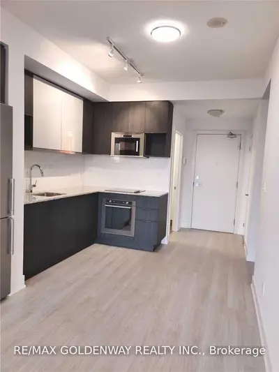 99 The Donway Road W 805, Toronto C13, ON M3C 0N8