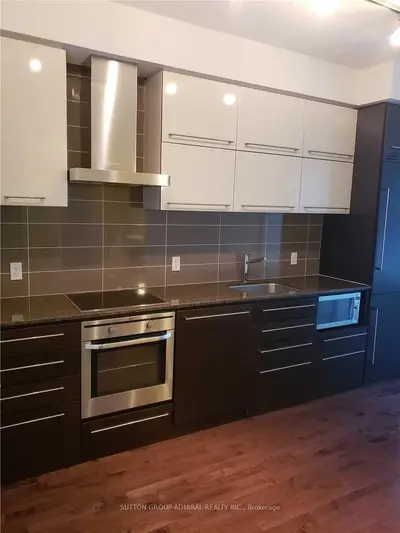 770 Bay Street Ph303, Toronto C01, ON M5G 2R3