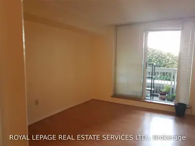 11 Thorncliffe Park Drive 515, Toronto C11, ON M4H 1P3