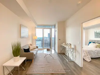 8 Eglinton Avenue E 1607, Toronto C10, ON M4P 0C1