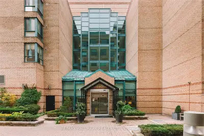 225 Davenport Road 316, Toronto C02, ON M5R 3R2